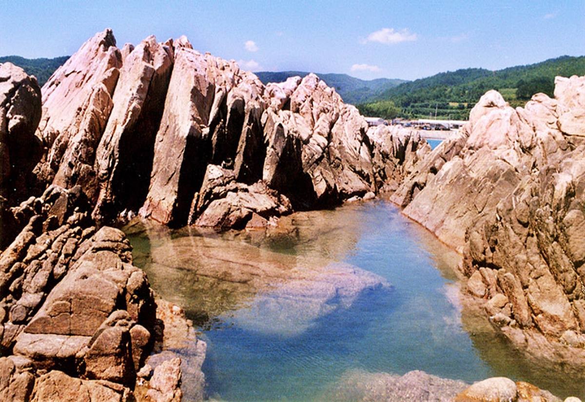 경주 문무대왕릉 / 경주시 문화관광 홈페이지