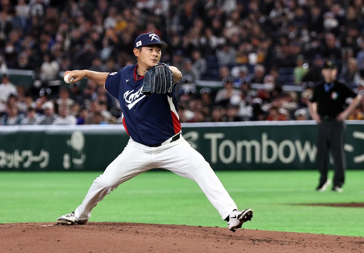 지난 9일 일본 도쿄돔에서 열린 2026 월드베이스볼클래식 조별리그 C조 대한민국과 호주의 경기. 대한민국 투수 노경은이 2회 마운드에 올라 역투하고 있다. / 뉴스1