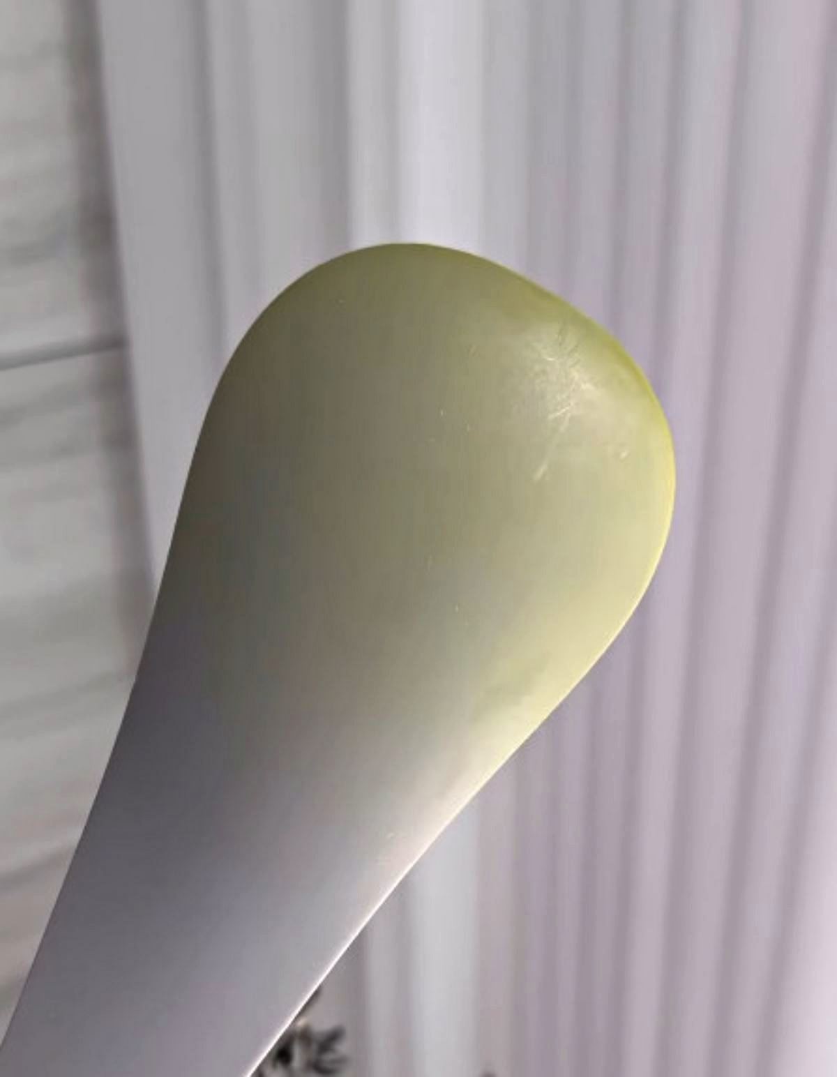 설거지를 해도 선명하게 남는 카레 자국. 자료사진. / 유튜브 '우니언니'