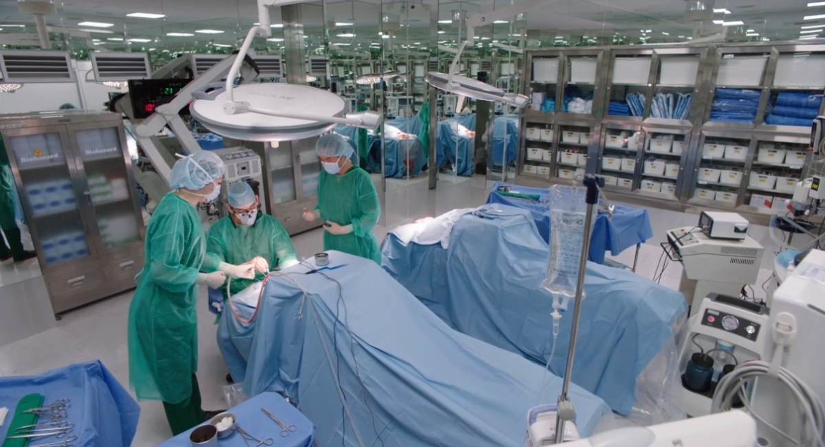 '닥터신' 수술 장면. / TV조선 제공