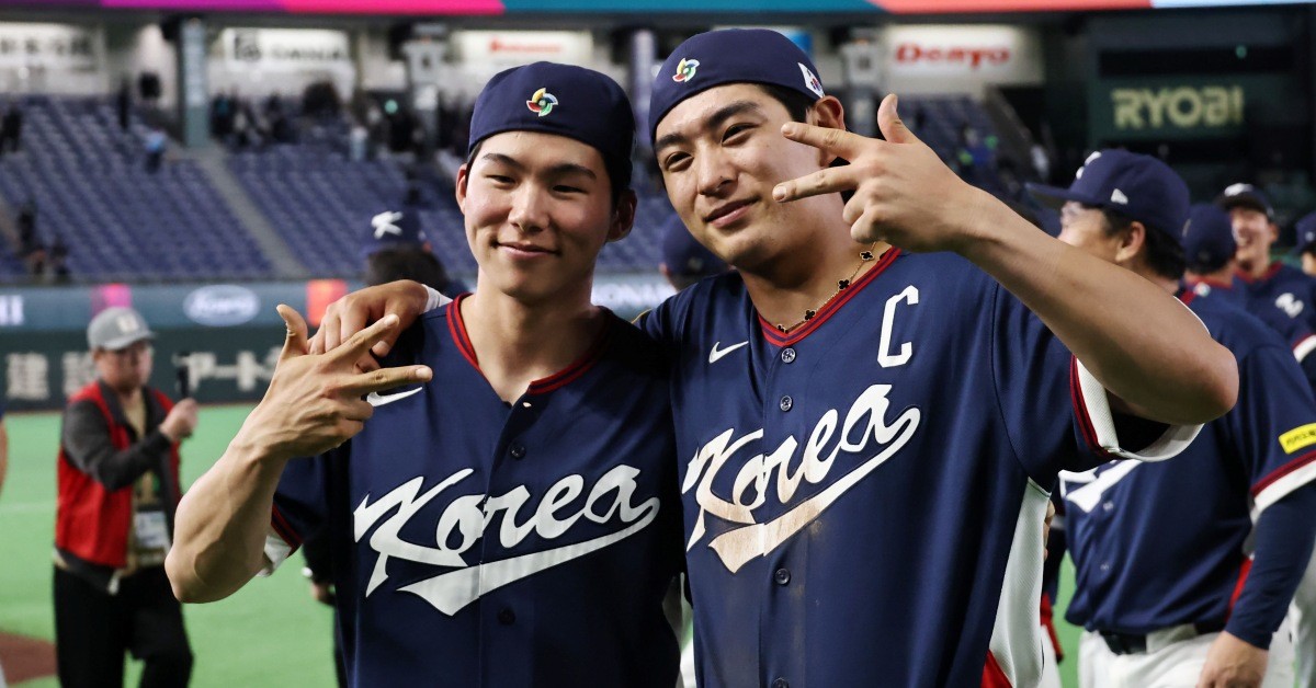 이정후(샌프란시스코 자이언츠)와 김혜성(로스앤젤레스 다저스)이 17일(한국 시각) 미국프로야구 메이저리그(MLB) 시범경기에서 나란히 2타수 1안타를 기록했다. / 연합뉴스