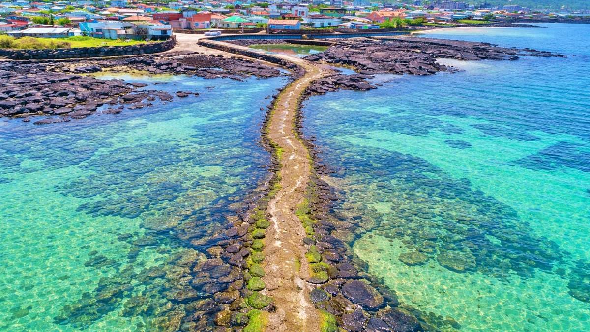 김녕 떠오르길. 기사 이해를 돕기 위해 AI로 제작한 자료 이미지로, 실제 모습과 다소 차이가 있을 수 있습니다.