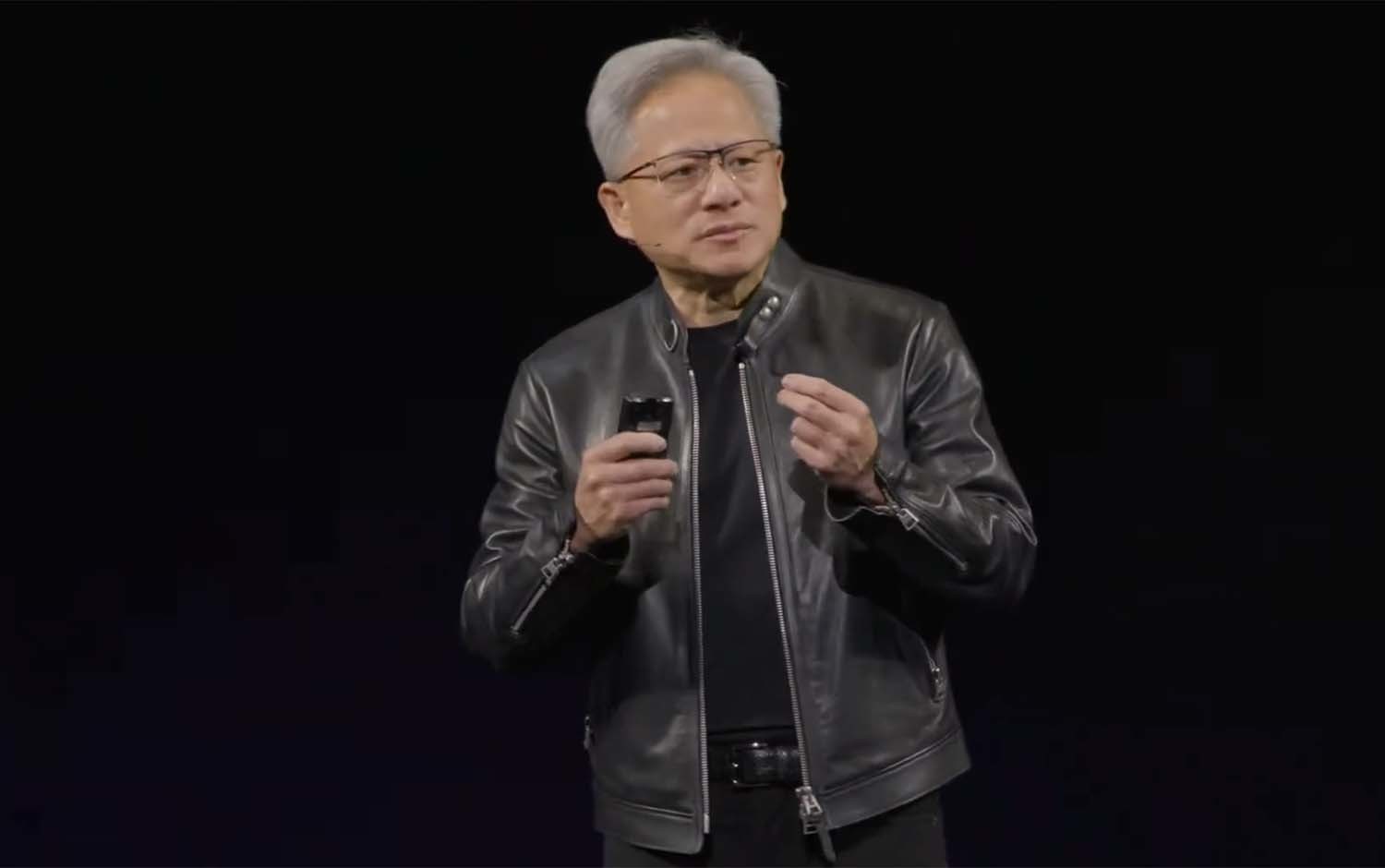 젠슨 황 엔비디아 CEO가 세계 최대 AI 개발자 행사 무대에서 삼성전자를 특별히 언급했다. / 'Yahoo Finance' 유튜브