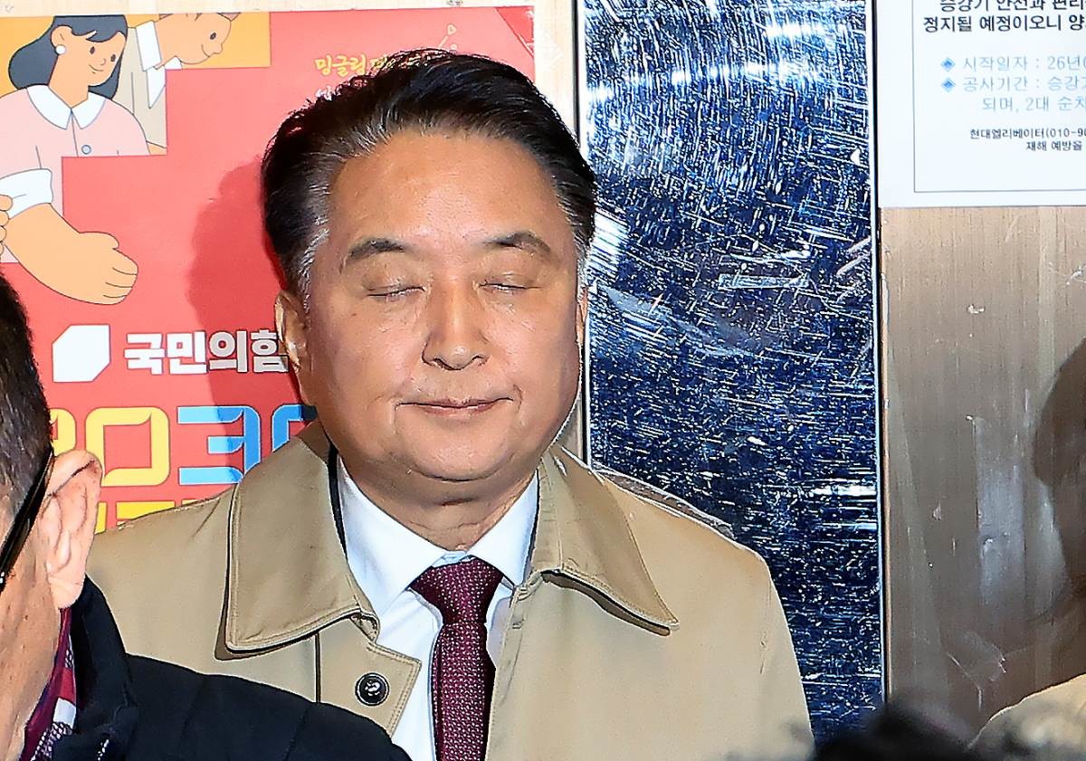 착잡한 김영환 충북도지사. / 뉴스1