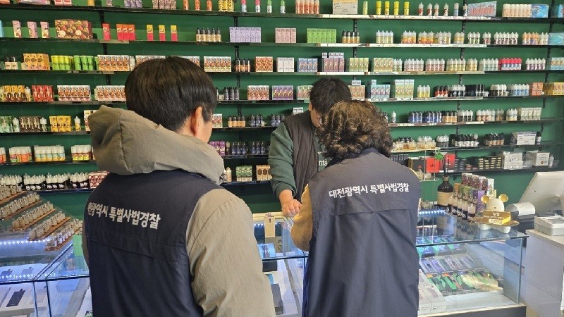 대전 특별사법경찰이 지역 내 만화카페(북카페)를 대상으로 기획수사를 하고 있다./사진=대전시