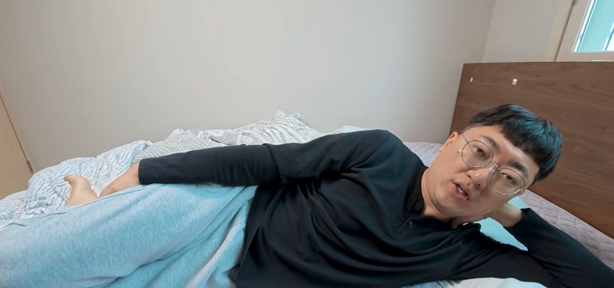 최근 100만 구독자 감사 영상 찍은 김선태. / 유튜브 '김선태'