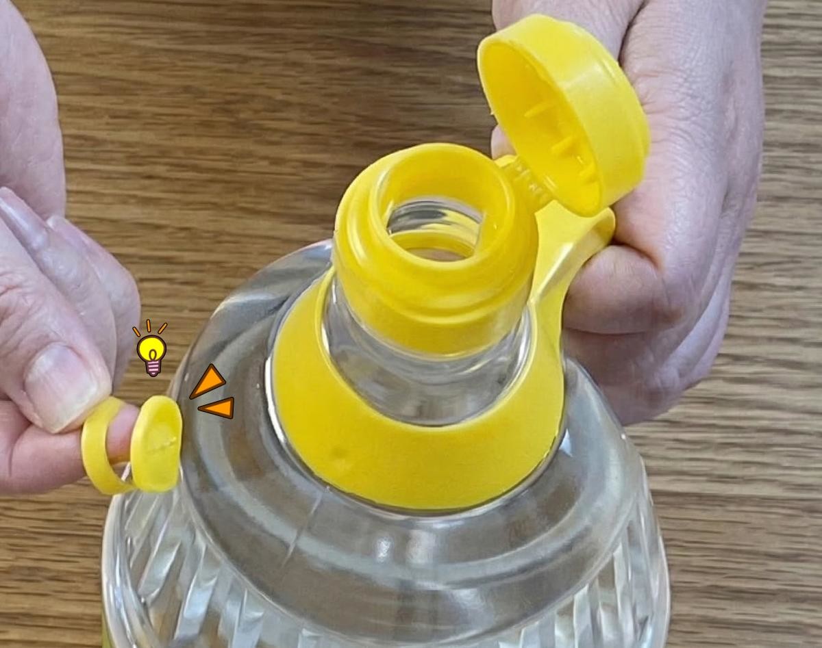 식초 뚜껑 속 중간 마개에 '눈길'. / 유튜브 채널 '더하기 빼기 생활Life of plus&minus'