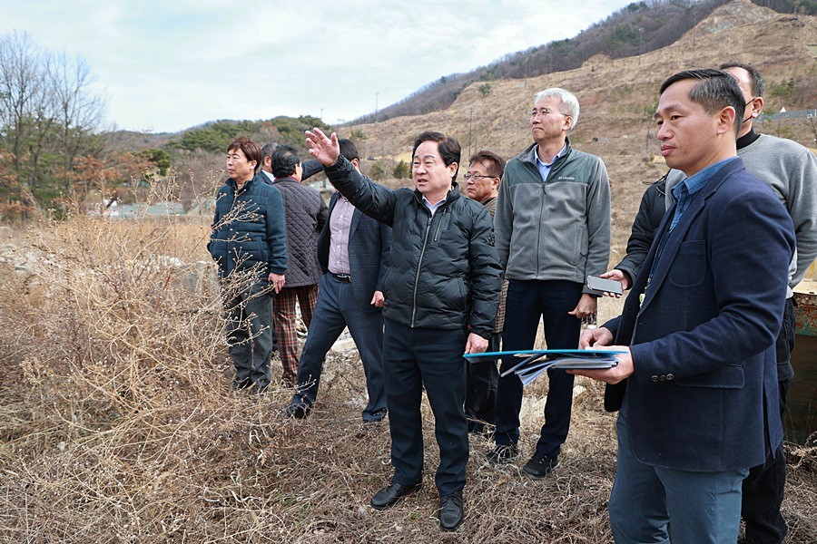 지난 2023년 3월 오남읍 복합문화시설 조성을 위한 현장방문한 주광덕 시장