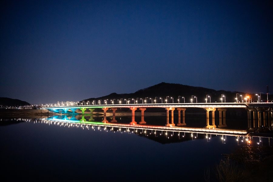 구미산호대교 야간 경관. / 구미시 제공
