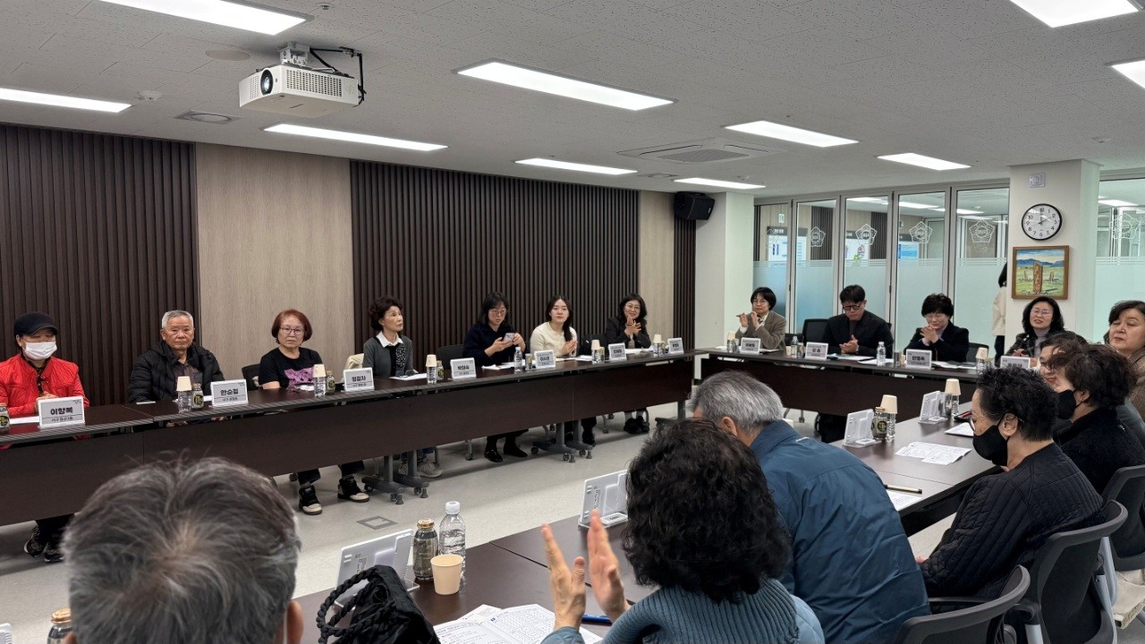 서구 의회사무국 간담회장에서 열린 보건복지부 간담회 현장 / 사진=대전 서구