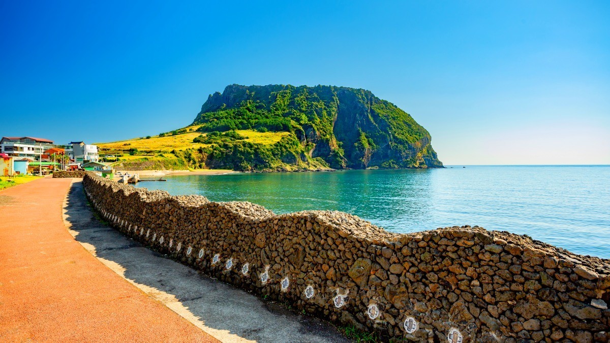 성산일출봉. / Florian Augustin-shutterstock.com