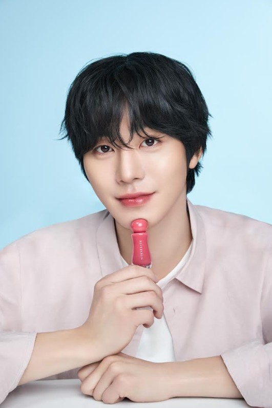 글로벌 브랜드 앰버서더 안효섭 사진. / 디어달리아 제공