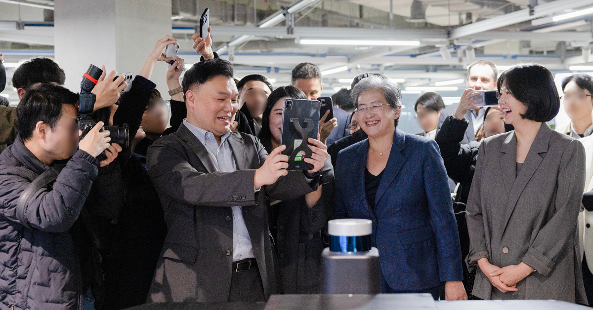 리사 수 CEO와 최수연 대표 / 네이버