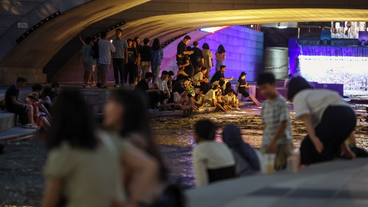 시민들이 휴식을 취하고 있다. 기사의 이해를 돕기 위한 사진 / 뉴스1