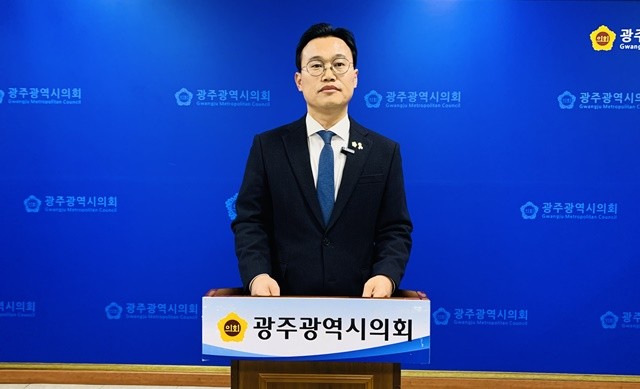 19일 정달성 더불어민주당 북구청장 예비후보는 광주시의회 기자실에서 긴급 기자회견을 열고 전진숙 국회의원의 경선 개입 의혹을 폭로하며 중앙당 차원의 철저한 조치를 촉구했다.
