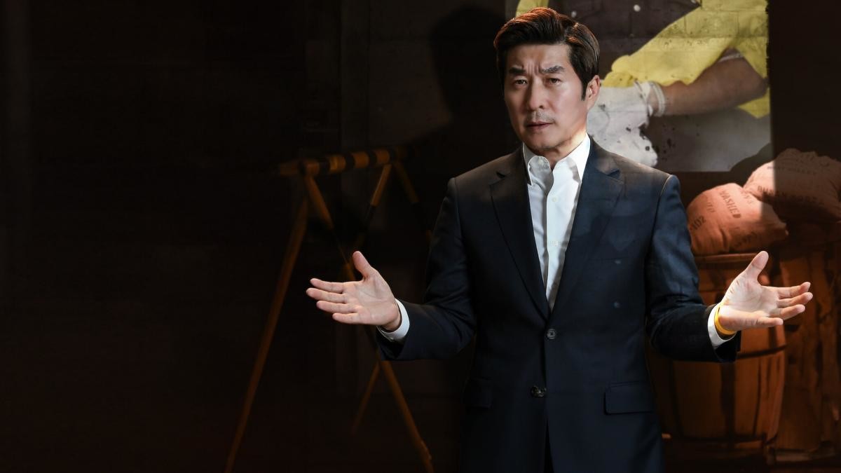 SBS '그것이 알고싶다' 진행자인 배우 김상중. / 넷플릭스 제공