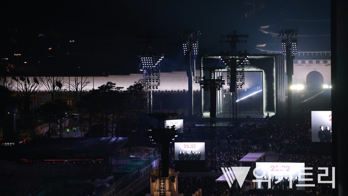 21일 공연 시작 직전 무대 모습. / 위키트리