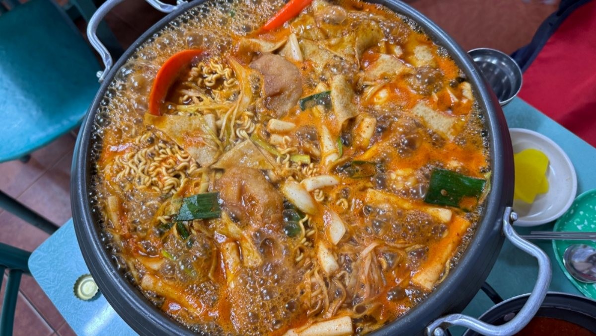 신당동 즉석떡볶이 / shutterism-shutterstock.com