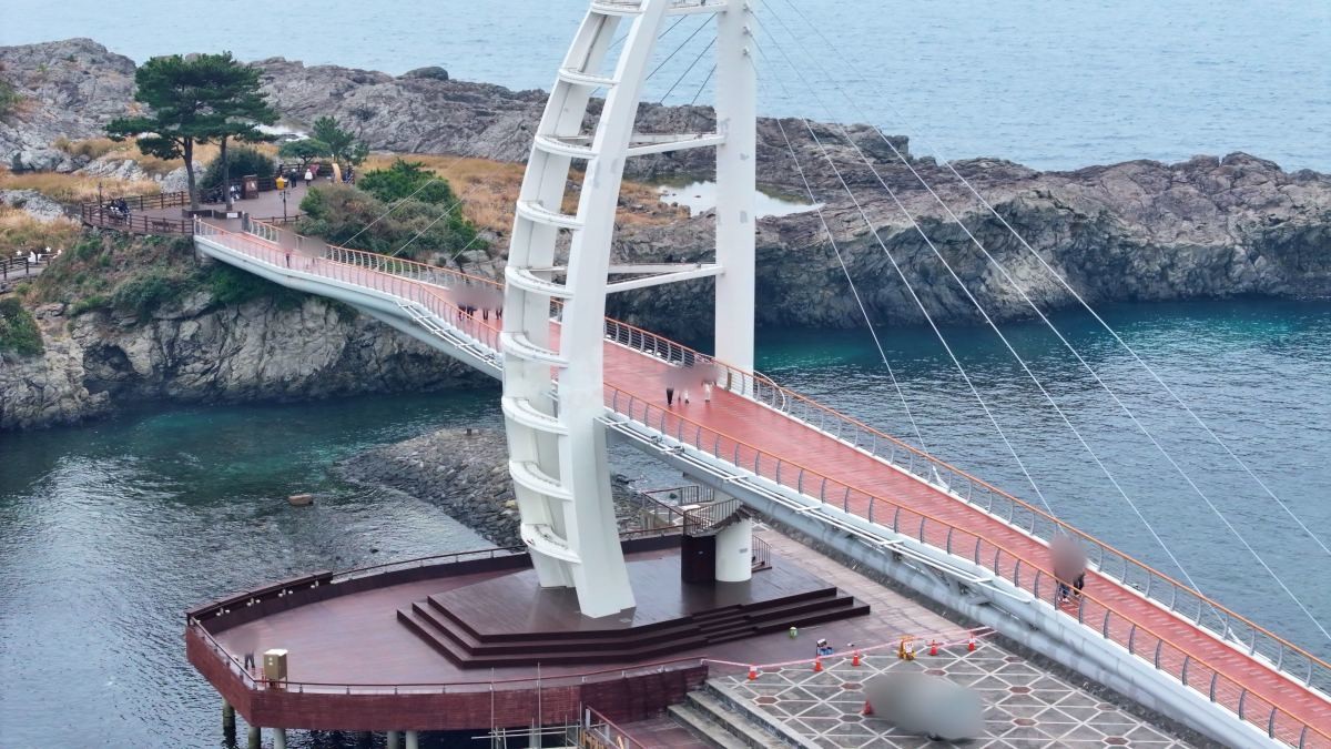 새연교 풍경 / 연합뉴스