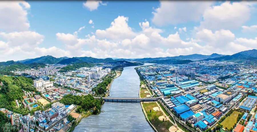 구미시가 지역 방산 인력 양성을 위한 기반 구축에 나서고 있다. 사진은 구미공단 전경 / 구미시 제공