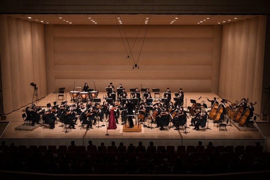 지난 19일 영남대학교 천마아트센터 그랜드홀에서 경산시립교향악단 제11회 연주회 공연을 선보이고 있다. / 경산문화관광재단 제공