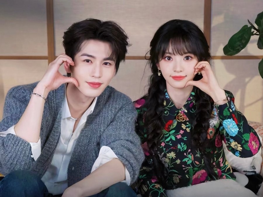 드라마 '옥을 찾아서'로 뜨거운 인기를 누리고 있는 장릉혁과 전희미 / 아이치이