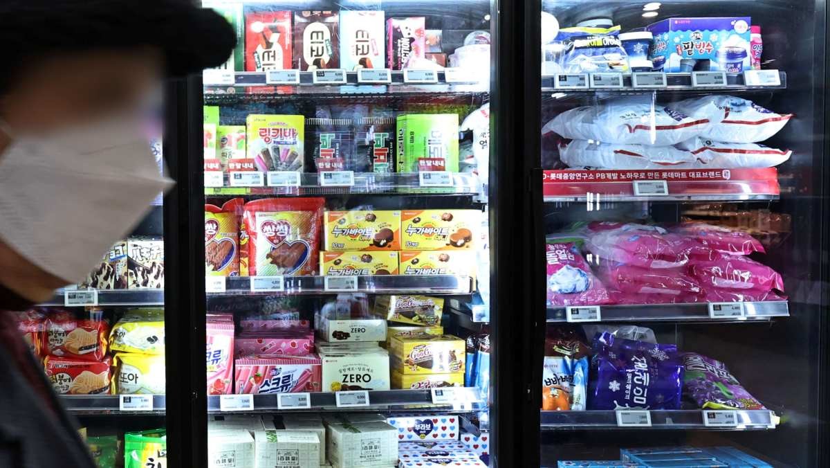 서울 시내의 한 대형마트에 진열된 아이스크림. / 연합뉴스