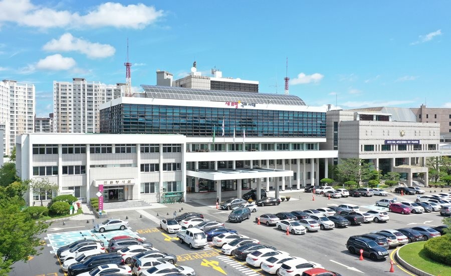 구미시가 중앙부처를 연이어 방문하며 국비 확보 위한 전방위 행보에 본격 나서고 있다. 사진은 구미시청 전경  / 구미시 제공