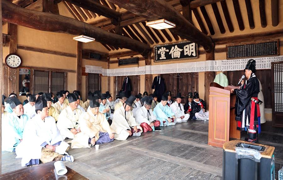 성주향교 춘계 석전대제가 24일 향교 내 대성전에서 봉행됐다./이하 성주군