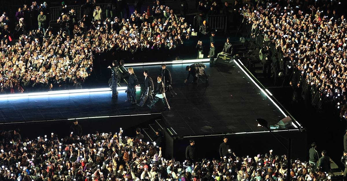 광화문광장에 모습 드러낸 BTS / 뉴스1