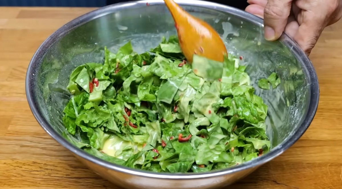 반죽에 버무리는 과정 / 유튜브 '김대석 셰프TV'