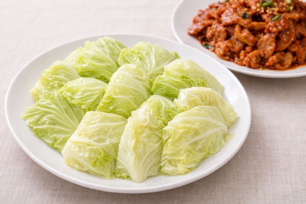 끓는 물에 삶은 양배추 모습. 기사 이해를 돕기 위해 AI를 활용해 제작한 자료 사진입니다. 실제 모습과 다소 차이가 있을 수 있습니다.