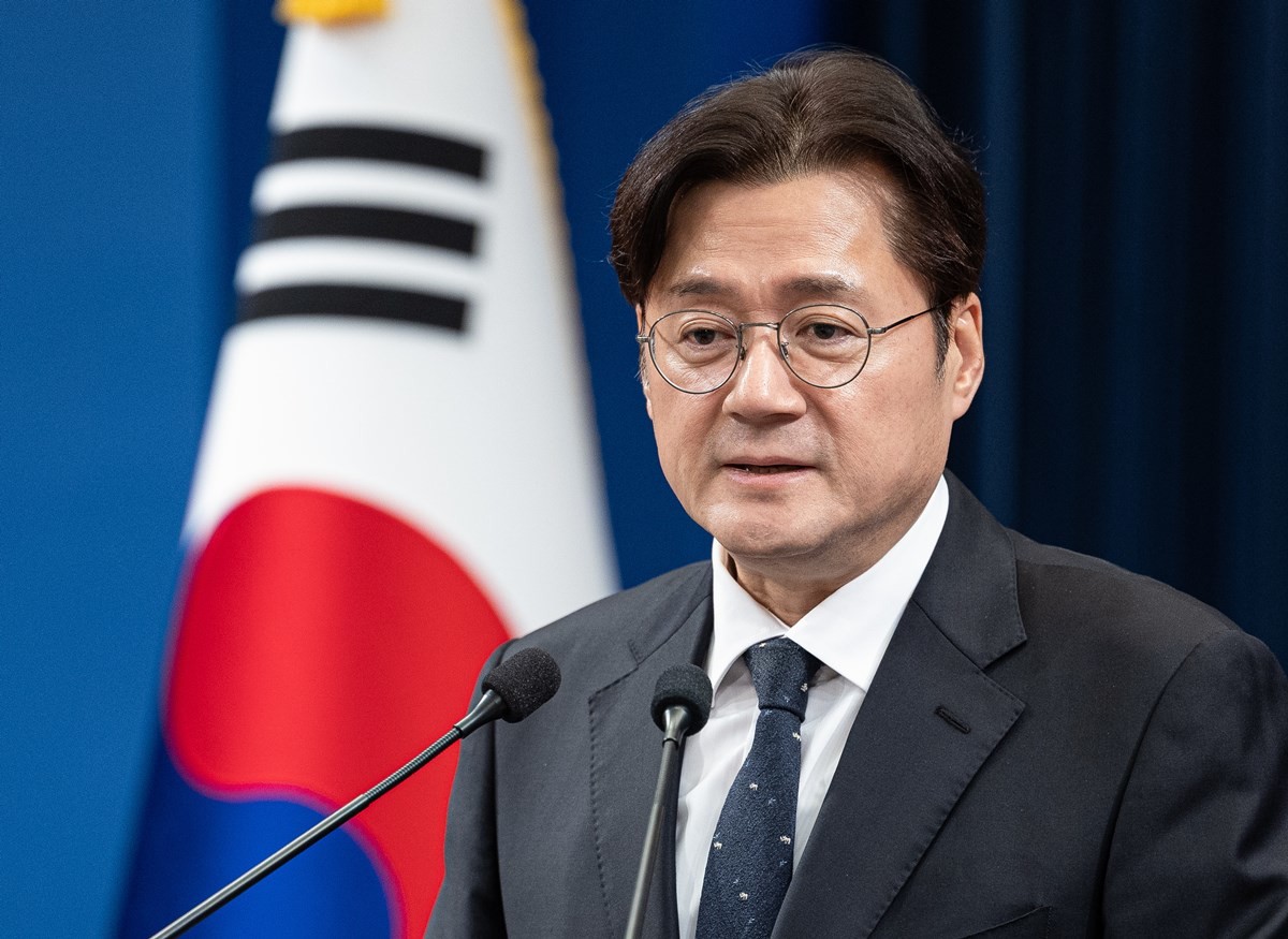 홍익표 청와대 정무수석 자료 사진. 홍익표 수석은 정부가 추진하는 25조 원 규모의 추가경정예산(추경)안 편성이 '선거용'이라는 야당의 비판에 '동의하기 어렵다'라고 반박했다.     / 뉴스1