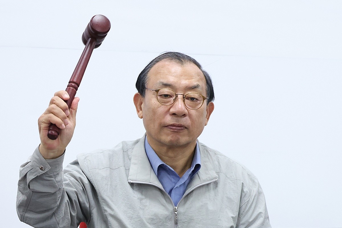 이정현 국민의힘 공천관리위원장이 서울 여의도 중앙당사에서 의사봉을 두드리고 있다. 자료 사진 / 뉴스1