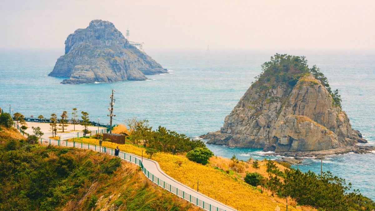 오륙도 해맞이공원. / 부산시 공식 블로그, AI