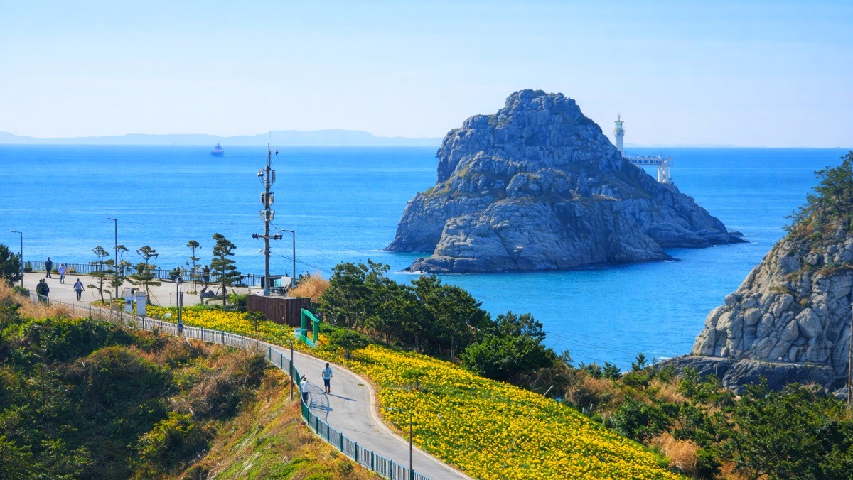 오륙도 해맞이공원. / 부산시 공식 블로그, AI