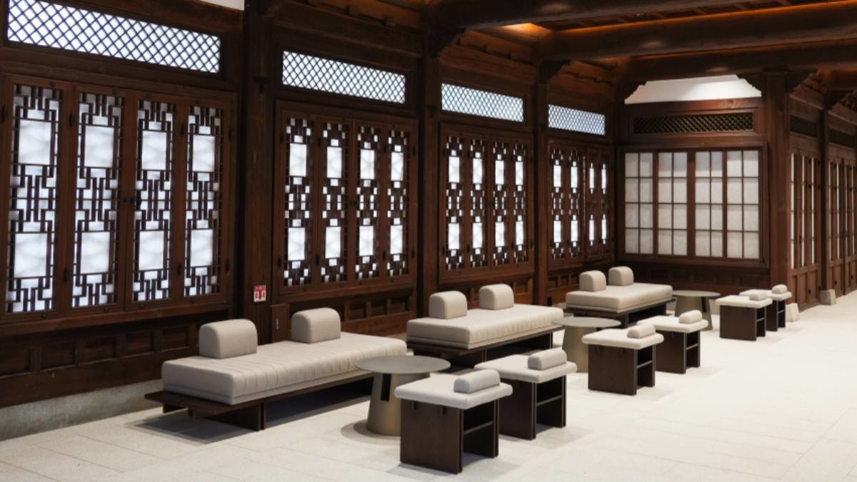 새 단장한 한국의집 로비 / 국가유산청