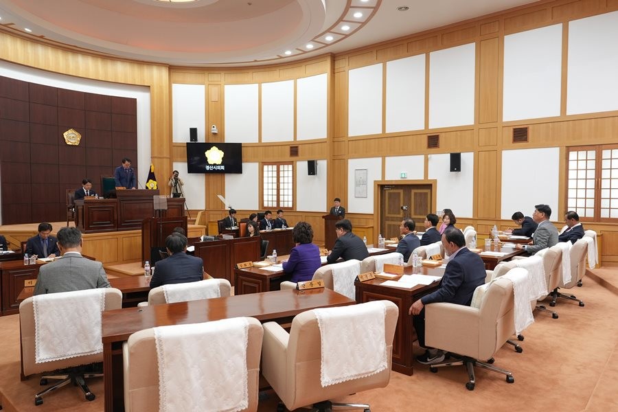 경산시의회는 25일부터 30일까지 6일간 일정으로 제268회 임시회를 개회하며 본격적인 의사일정에 돌입했다. 사진은 경산시의회 본회의장 전경      / 경산시의회 제공