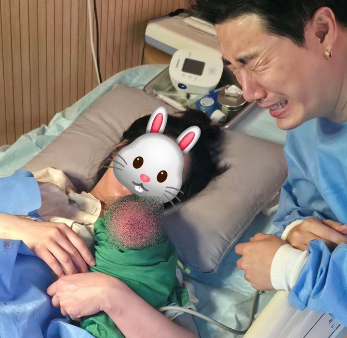 산이는 지난 25일 소셜 미디어를 통해 '아빠가 됐다. 하나님께 감사드리며 축하해 주신 모든 분께 감사하다'고 밝혔다.    / 산이 인스타그램