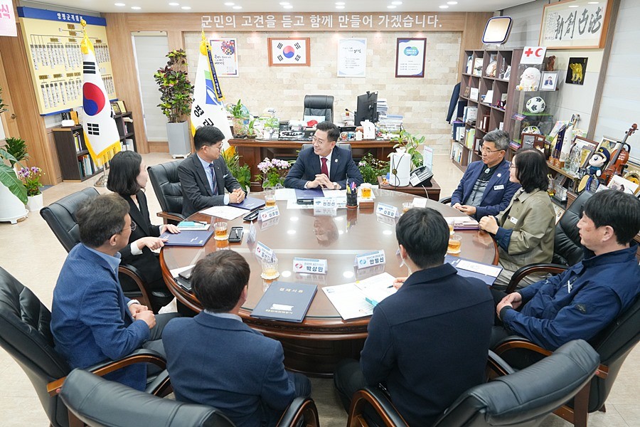 협약식 진행 후 참석자 차담회 사진