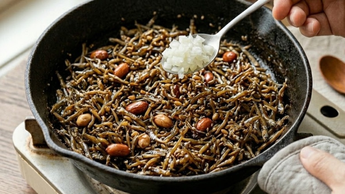 맛있는 멸치볶음 / 기사 내용을 바탕으로 제작한 AI 이미지