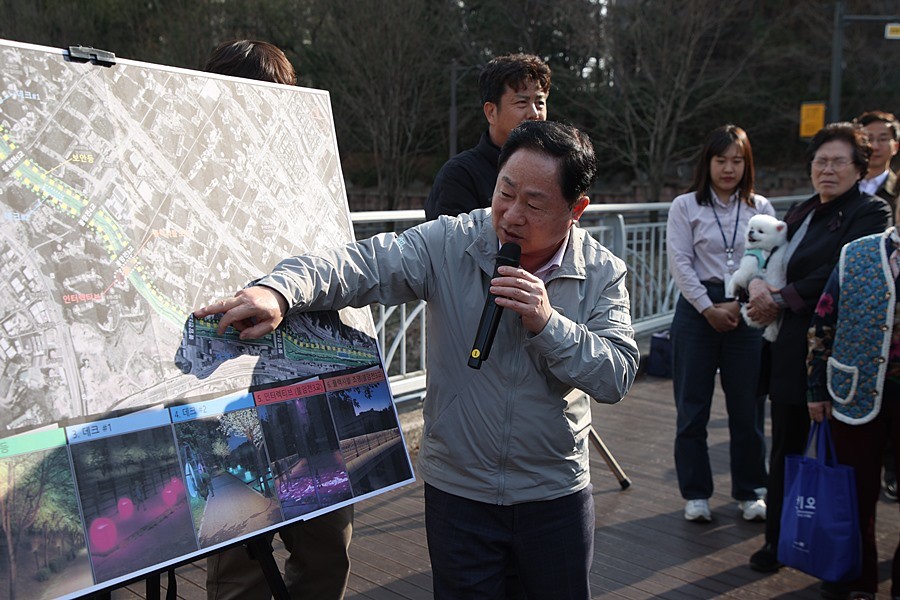 주광덕 남양주시장(불암천 하천정비 사업 브리핑 사진)