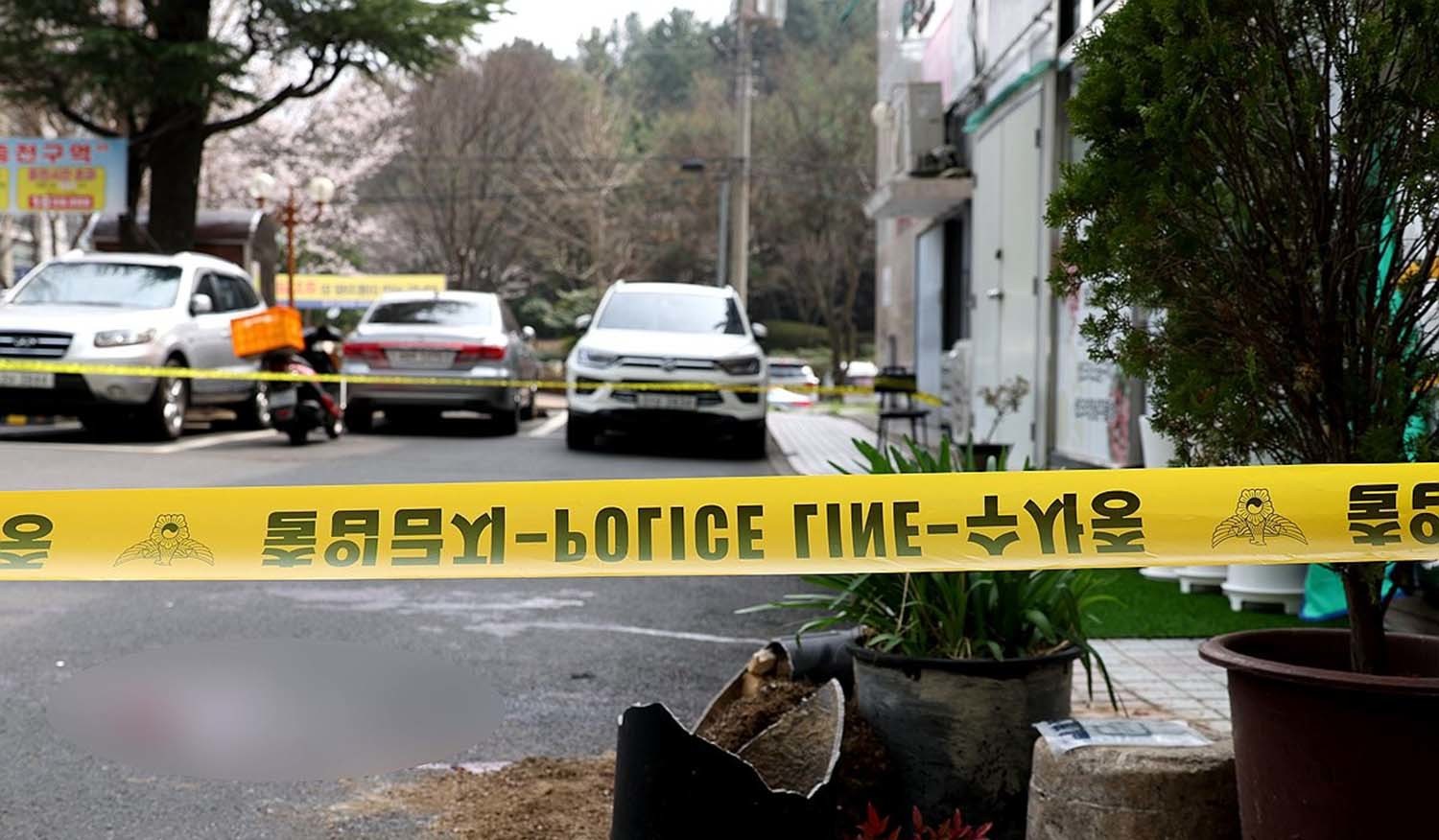 오전 11시 36분쯤 경남 창원시 성산구 상남동 한 아파트 상가 주차장에서 칼부림이 발생했다. / 연합뉴스