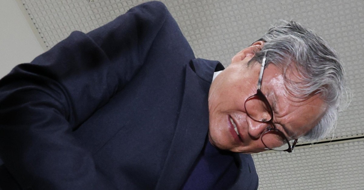 화재로 74명의 사상자가 발생한 안전공업 손주환 대표가 지난 26일 대전시청에 마련된 희생자 합동분향소에서 사과하고 있다. / 뉴스1