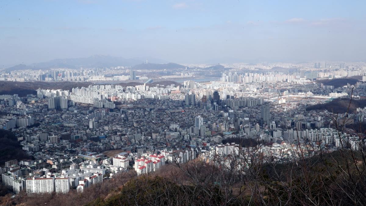 관악산에서 바라본 서울 전경 / 연합뉴스