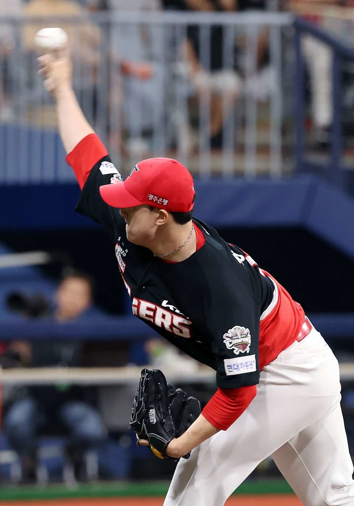 KIA 정해영이 역투하고 있다. / 뉴스1