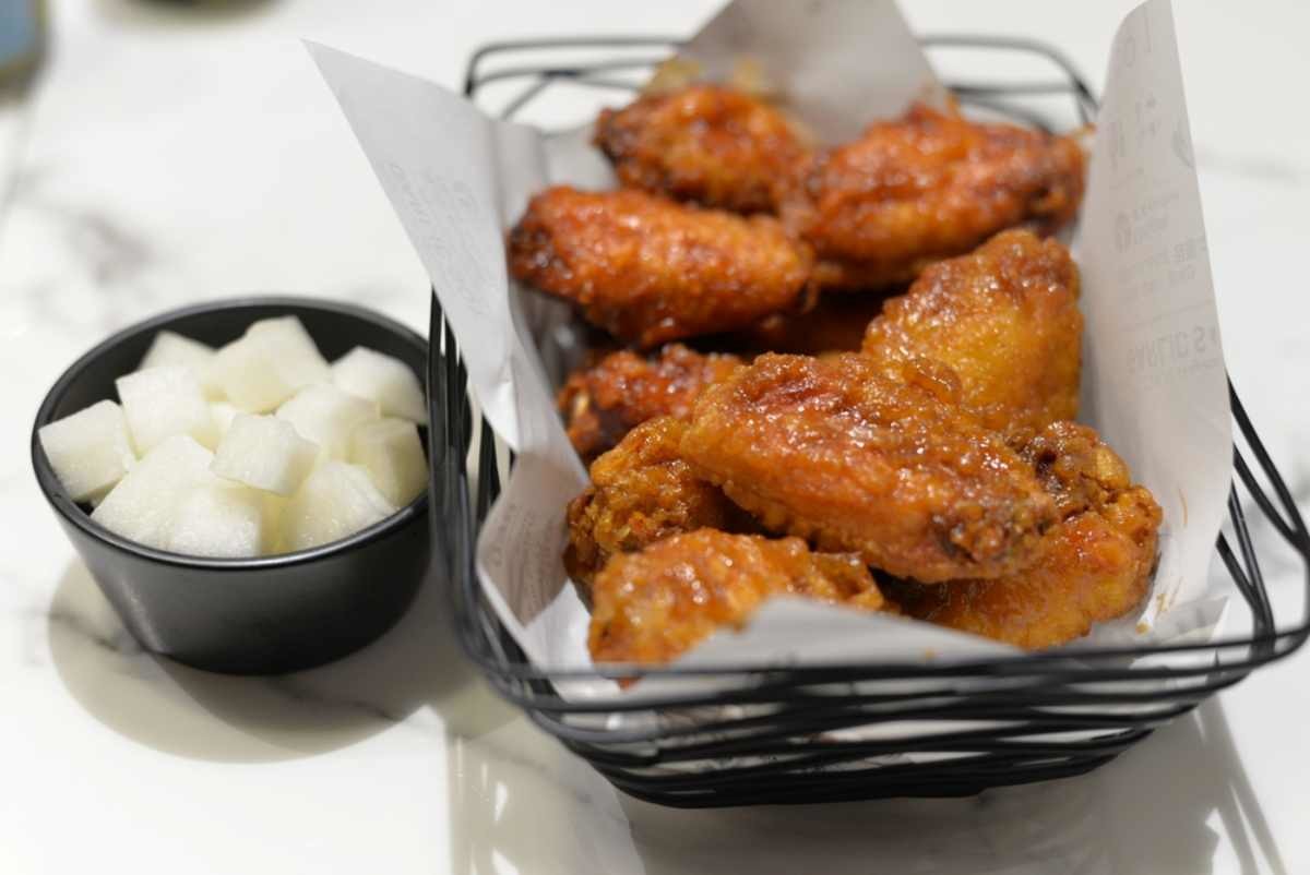 치킨 자료사진 / Kollawat Somsri-shutterstock.com