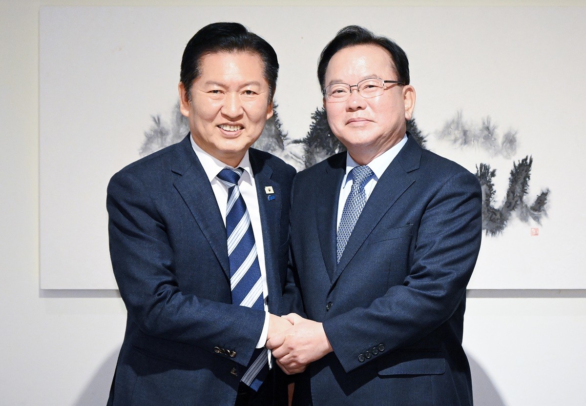 정청래 더불어민주당 대표와 김부겸 전 국무총리 / 뉴스1