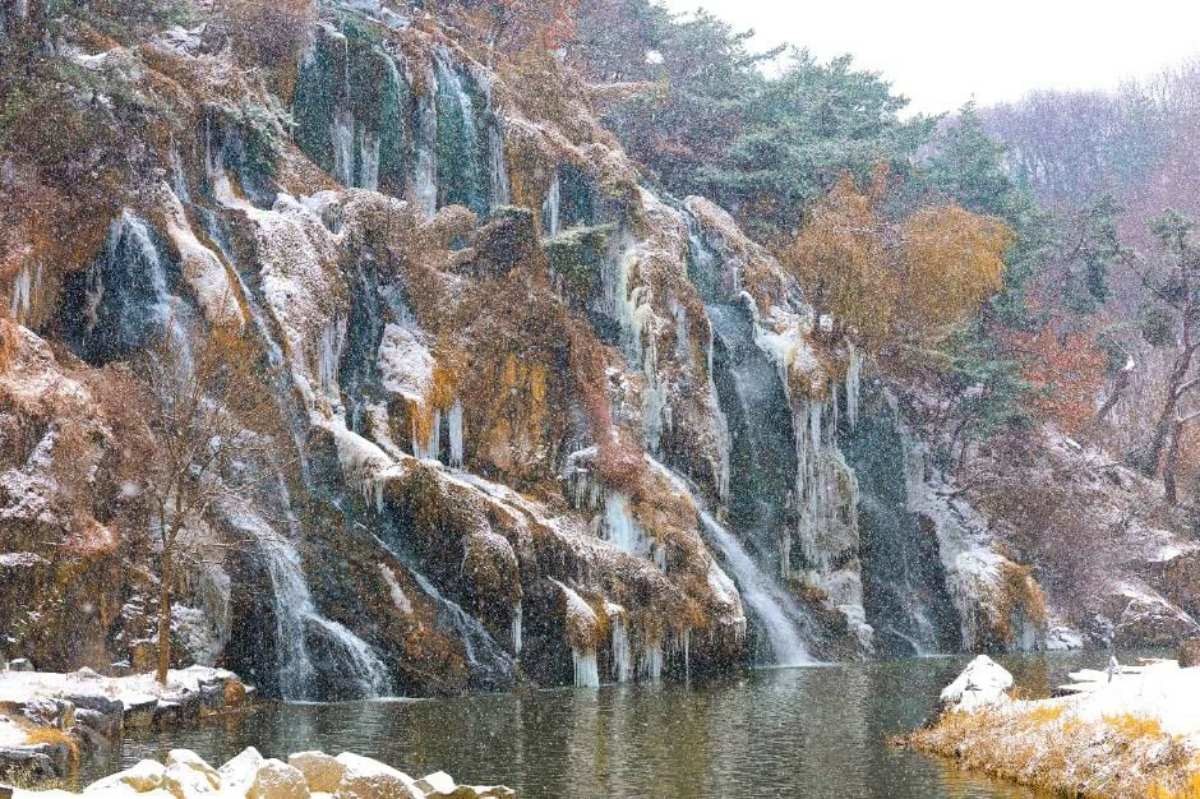 서대문 홍제폭포 겨울 풍경 / ⓒ한국관광 콘텐츠랩