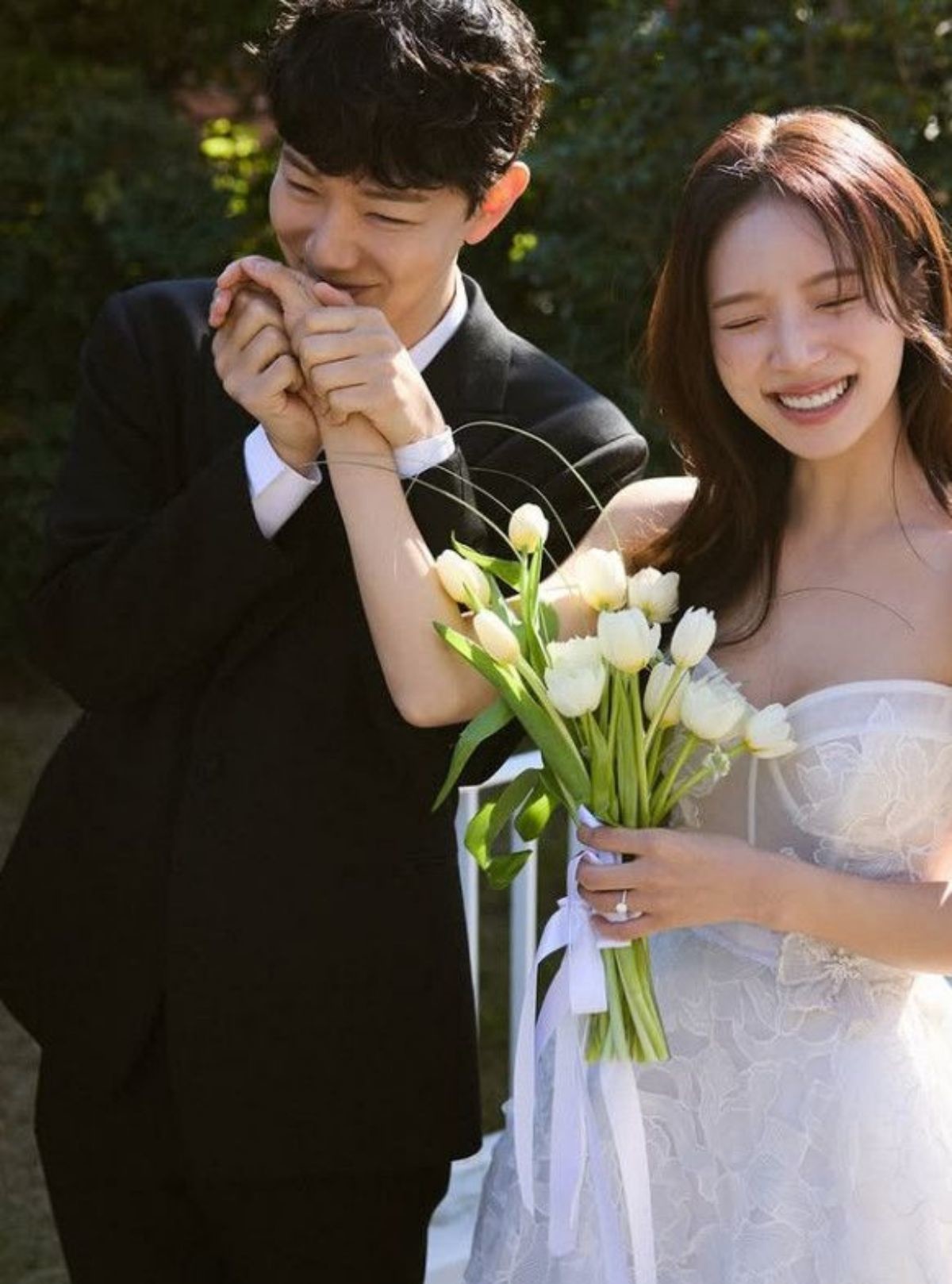 김지영-윤수영 부부. 웨딩 화보 3. / 김지영 인스타그램